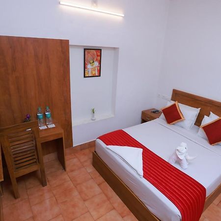 ורקלה Malavikas Black Beach Resort מראה חיצוני תמונה